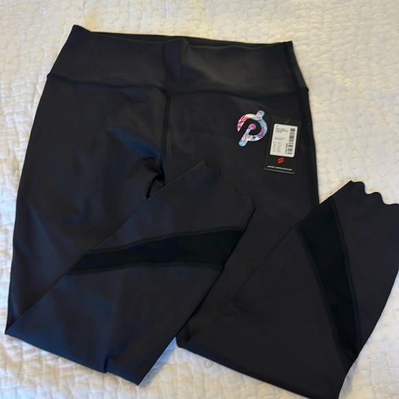 Peloton Scallop Hemmed Capri Leggings - Gray, Size XL (NWT) - Picture 1 of 4